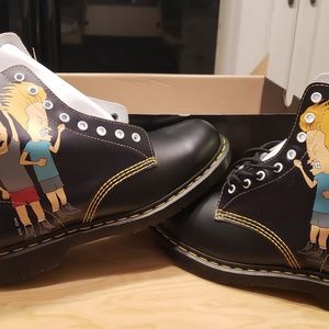 Dr. Martens 
Unisex Beavis & Butt-Head Boots